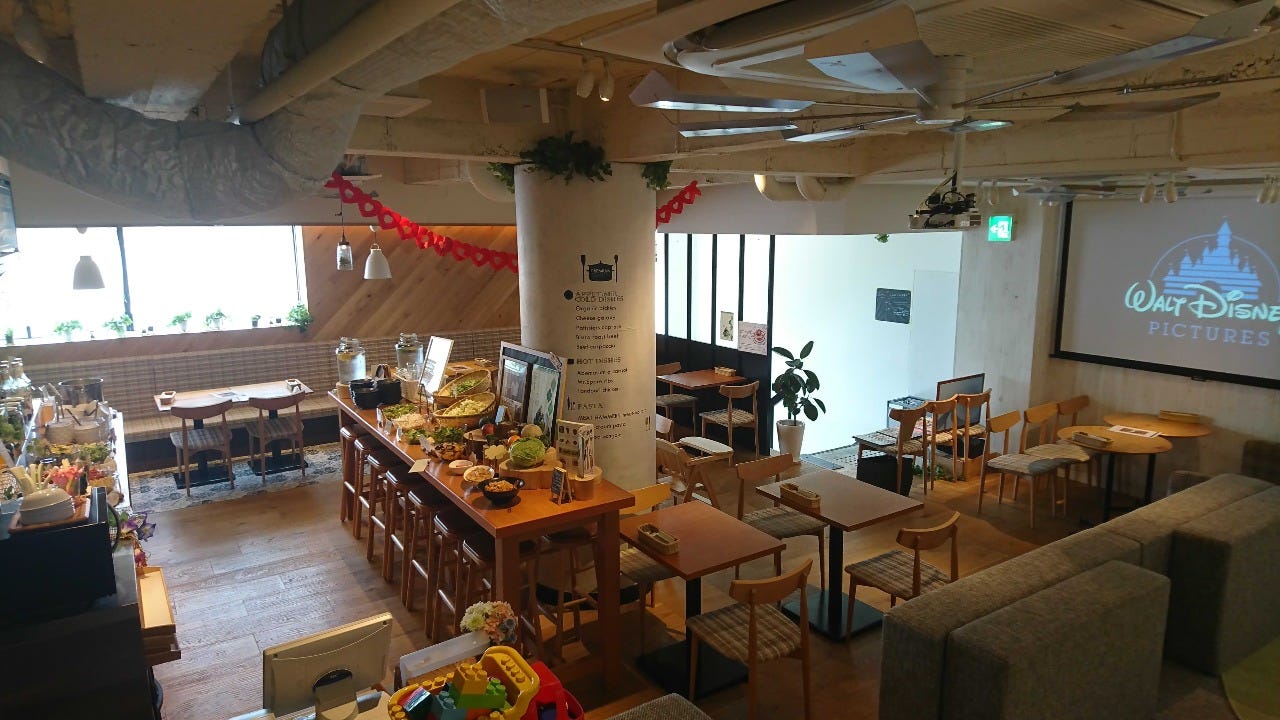 Lion Cafe 素材にこだわるカフェ