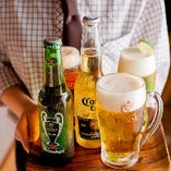 生ビール、海外の瓶ビール、ビアカクテルなどビール類の種類も豊富。