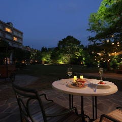 気候の良い日にはテラス席がおすすめ