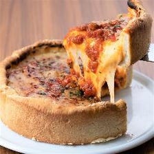 魅惑のシカゴピザ『チーズトマト』