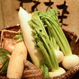 〈厳選した京野菜〉
四季折々の新鮮な京野菜を仕入れています。