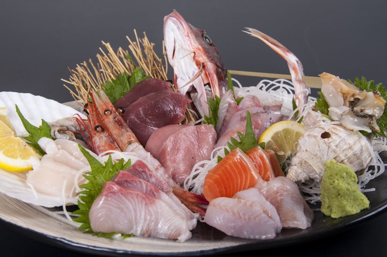 北海道ならではの新鮮な魚介類。水槽完備で新鮮海鮮料理。