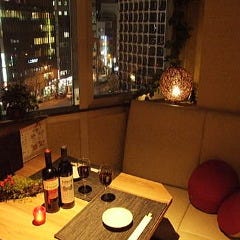 新宿夜景の見えるソファー個室