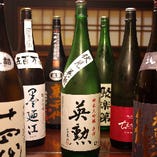 お料理に合う全国の日本酒をご用意しております。
