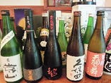 日本酒　　　　　　　　　　　　　　　　　　　　　　　　　　　　　　　　　　　　　　　　　　　　　　　　全国各地の地酒を揃えています。　　　　