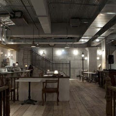 創作パブ＆デザイナーズカフェ ×貸切パーティー IDOL 表参道 