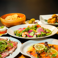 LaVASARA Cafe&Grill 銀座本店_ワインボトルサービス&アルコール飲み放題付 忘新年会プラン フェスタコース