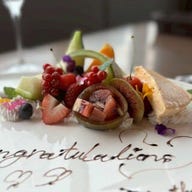 LaVASARA Cafe&Grill 銀座本店_メッセージプレートでサプライズ