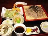 あげたての天ぷらを
お召し上がり下さい。