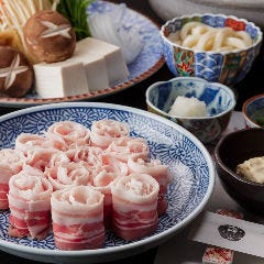 ★新メニュー★お出汁で食べる♪もち豚しゃぶしゃぶ《自家製ポン酢とゴマだれで》