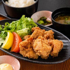 から揚げやフライなど定番定食もおすすめ！