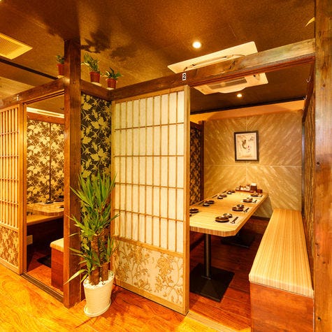 和の趣のある居酒屋の個室