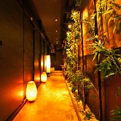 和洋折衷の京の町をイメージしたこだわり空間