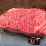 佐賀の黒毛和牛サーロインステーキ用の肉です