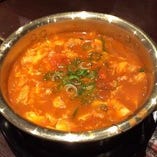 豆腐とアサリの辛鍋