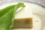 【先付け】 
・胡麻豆腐・アイスプラント・胡麻餡