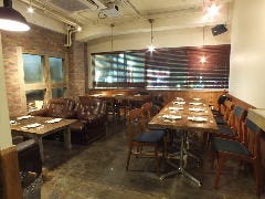 3階フロアは 15名様より貸切が可能！プロジェクターも完備！