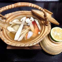 今年も入荷が始まりました「松茸土瓶蒸し」