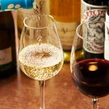 ◆ワイン◆
当店自慢の逸品とマリアージュを楽しんで♪