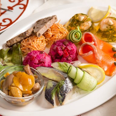 ロシア料理レストラン ROGOVSKI_ザクスカ 6種類の前菜盛り合わせ|1人前