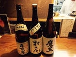 日本酒や焼酎などのお酒も豊富。中には珍しいお酒も。
