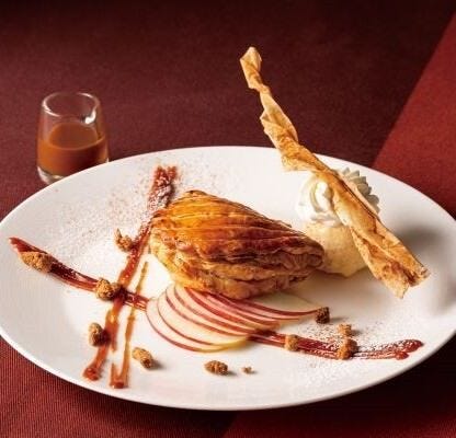ヨックモック 青山本店 ブルー ブリック ラウンジ 表参道でティータイム