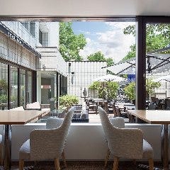 ヨックモック 青山本店 ブルー ブリック ラウンジ 表参道 青山 デザート ぐるなび