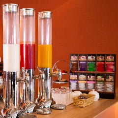 ランチメニューはドリンクバー付。食後もゆっくりお寛ぎください