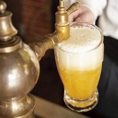【伝統の一度注ぎ】 ふわりと柔らかい、軽快な泡