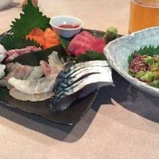 海鮮（本マグロ刺身、中トロ、ブリ造り、あさり酒むし、あさりバター焼、海鮮天ぷらなど）