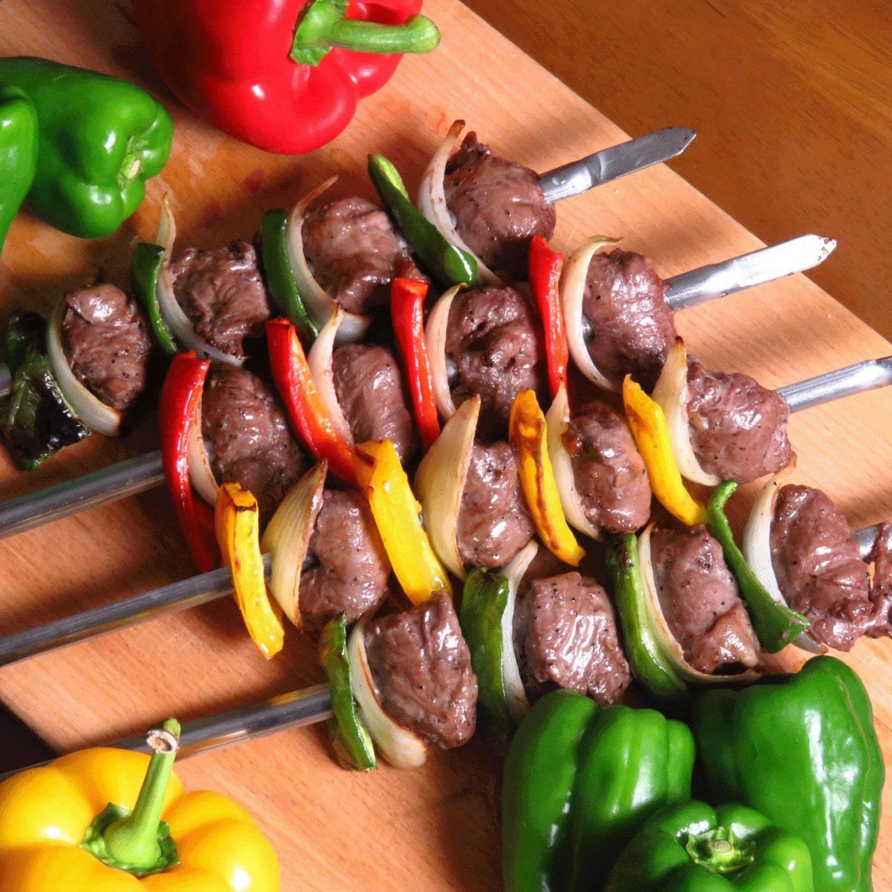 串に刺さったシュラスコ