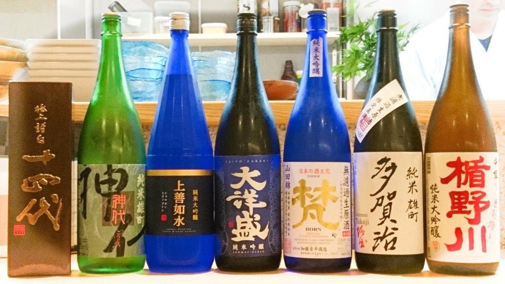 期間限定ものから月ごとに入れ替わり日本酒を取り揃えております