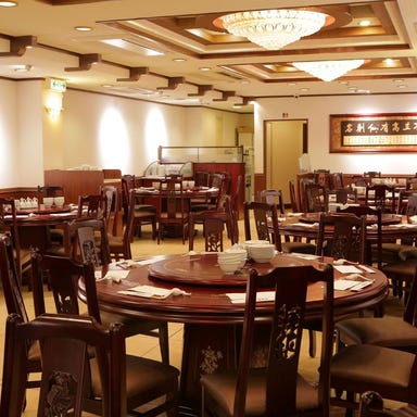 中国飯店 フカヒレ専門店の食べ放題  店内の画像