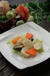 帆立貝柱と季節野菜の炒め