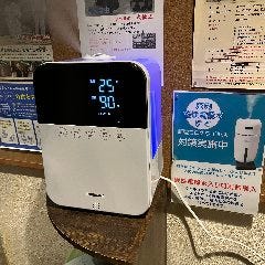 店内の除菌対策として、酸性電解水入り加湿器を導入しております。