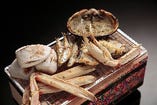 「冬の料理」　新湊ずわい蟹の焼き　諸子　海老芋