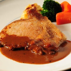 ポークソテー　デミグラスソース または ジンジャーソース
