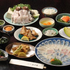 ふぐ料理・はも料理 三田　山田屋_【天然とらふぐ】基本コース＋ふぐ唐揚げ＋焼きふぐ　◆長崎◆
