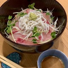 ふぐ料理・はも料理 三田　山田屋_鯛どんぶり  釜揚げシラス付き