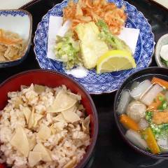 ふぐ料理・はも料理 三田　山田屋_◆竹の子ごはん◆ 本日のフライ お野菜たっぷり小三平付 4月のご用意