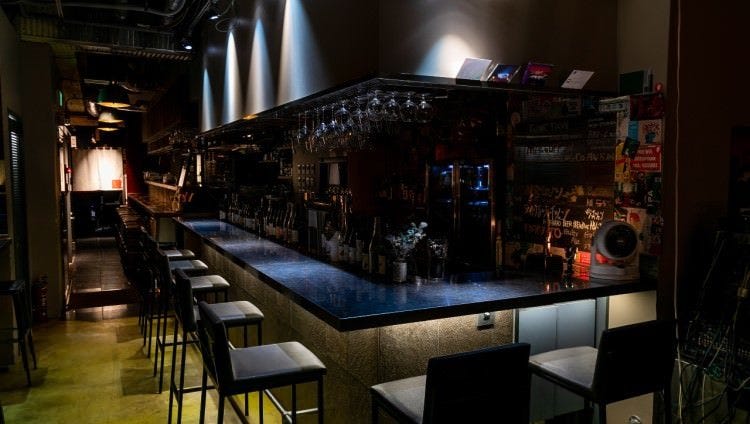 新宿大人の隠れ家×ナチュラルワイン×ビール 麦ノ音 新宿東口店