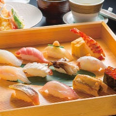 厳選鮨12貫　※1/1から