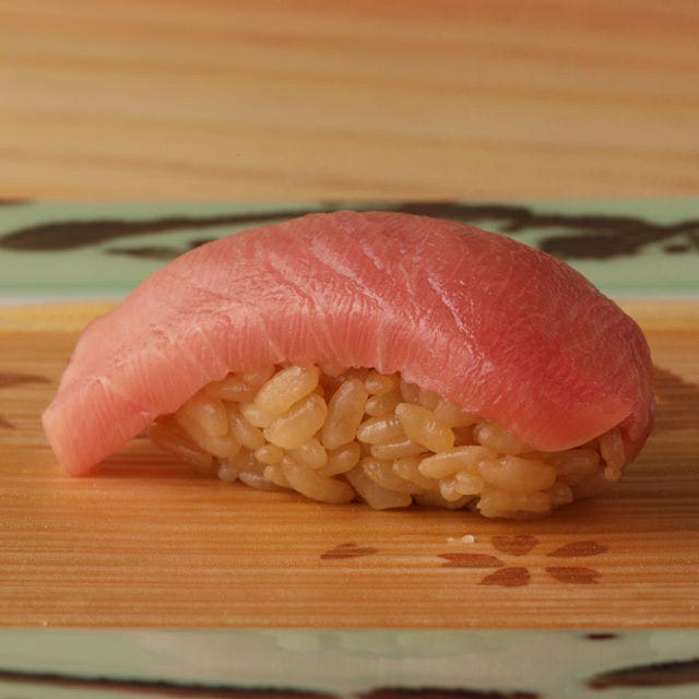 ここでしか味わえない鮨と天ぷら
