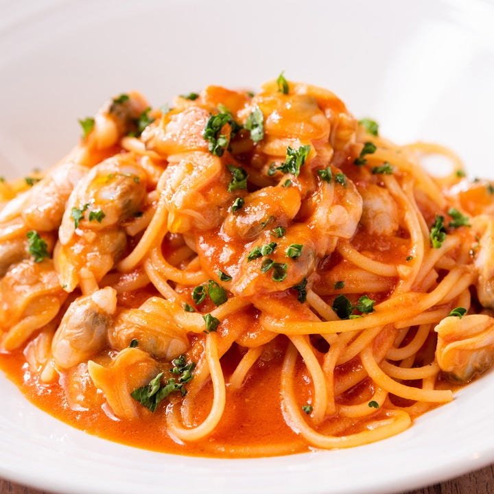 トマトベースの日替わりパスタメニュー一例