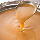 白味噌ベースの甘辛スープが具材に染み込んで美味