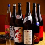 季節の日本酒を常時数種揃えております
