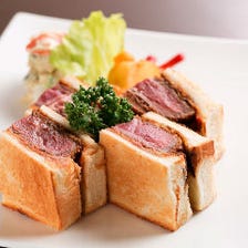 酔いも覚めるウマさ！名物カツサンド