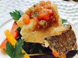 冬鯛の鉄板焼き　ズワイカニのトマトソース