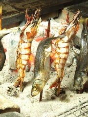 五色はなれ 炙り焼き 石炉端