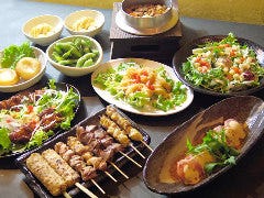 自慢の焼き鳥と、釜めし付き◎お得なコースで大満足！